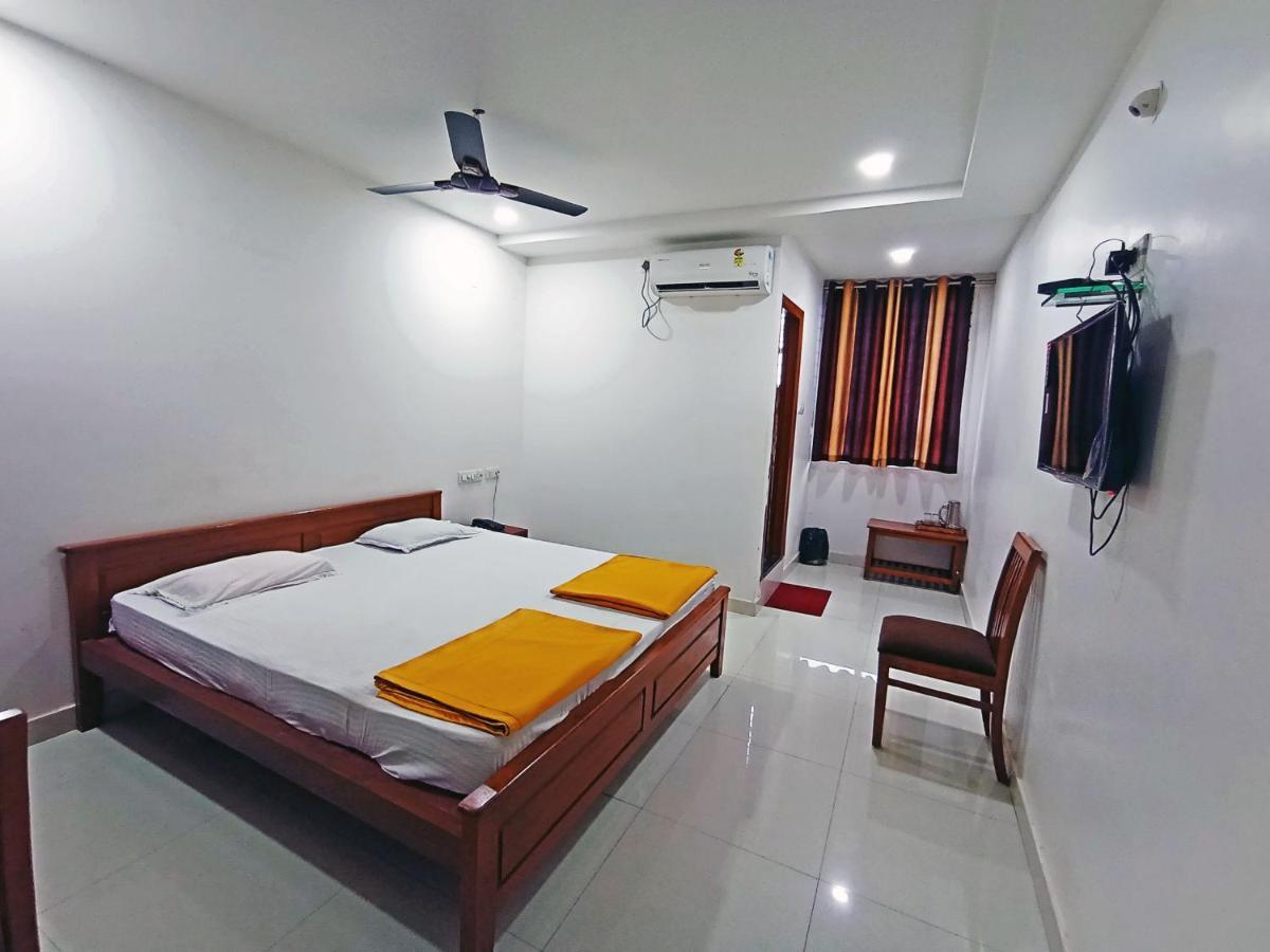 Staymaker Shri Shakti Residency Hubli Bagian luar foto