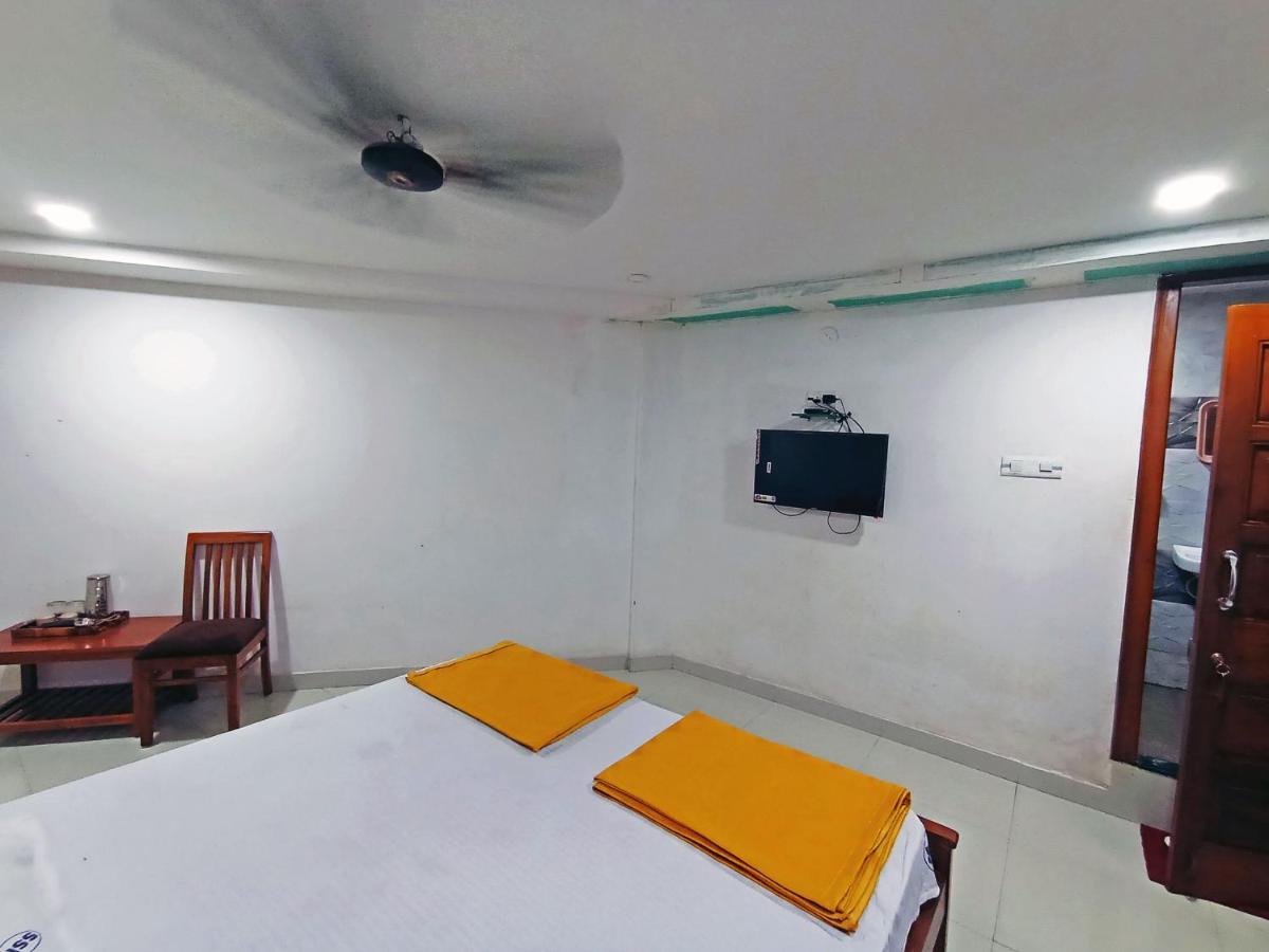 Staymaker Shri Shakti Residency Hubli Bagian luar foto